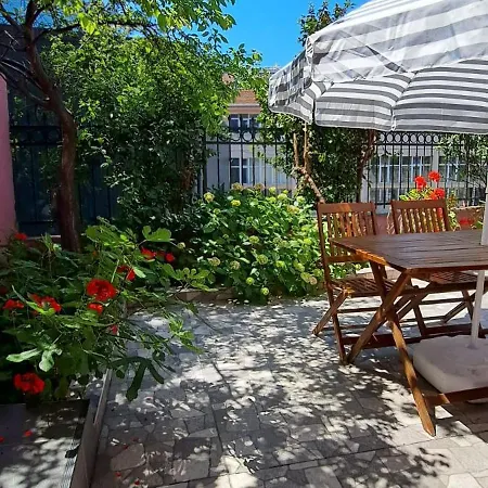 شقة فندقية Golden Life 3*