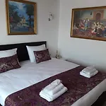 Golden Life Apart Otel
