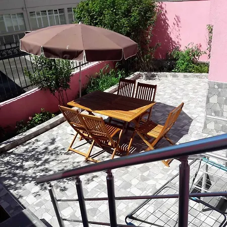 Golden Life Aparthotel 3*