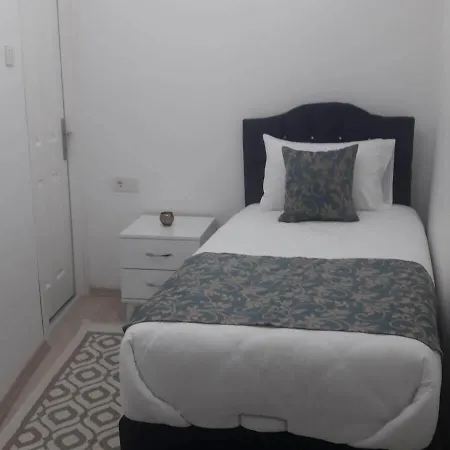 Aparthotel Golden Life 3*