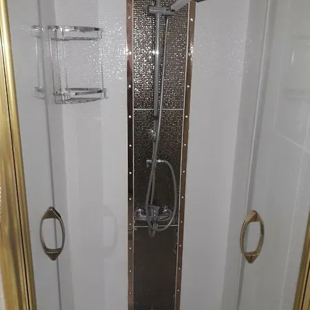 Hotel apartamentowy Golden Life *